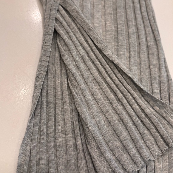 Free People Women’s Open Back Tie Gray Sweater Ribbed Knit Size M - Picture 5 of 9